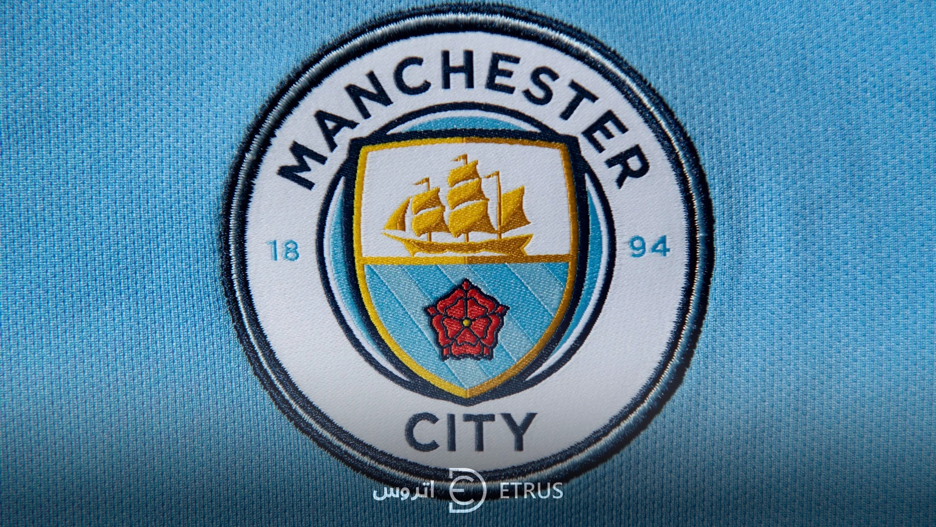 لوگو امبلم چیست؟ راز طراحی لوگویی که حس اصالت و اعتماد میدهد! mancitylogo emblem logo
